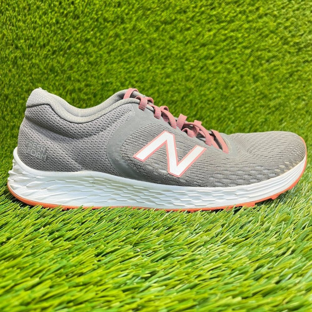 New Balance Fresh Foam Arishi v2 Womens Size 8 Gray White Walking Shoes Sneakers